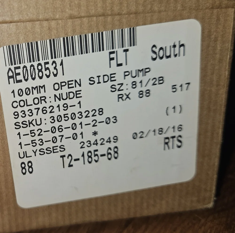 Christian Loubtuin IRIZIA In Nude 38.5 - Picture 7 of 7